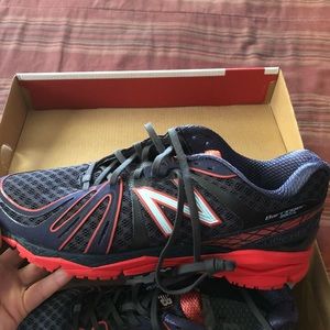 New Balance women’s sneakers size 10